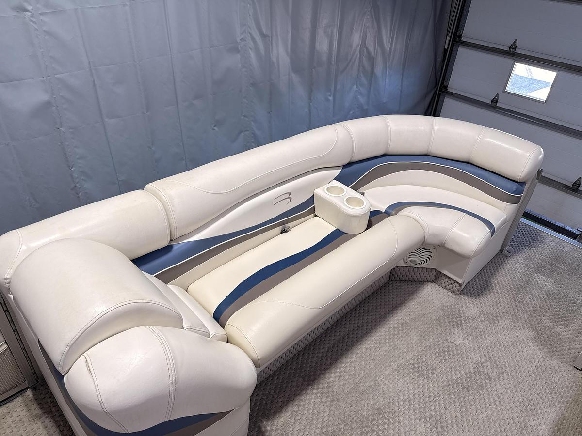 Used 2006 BENNINGTON 2275 RL