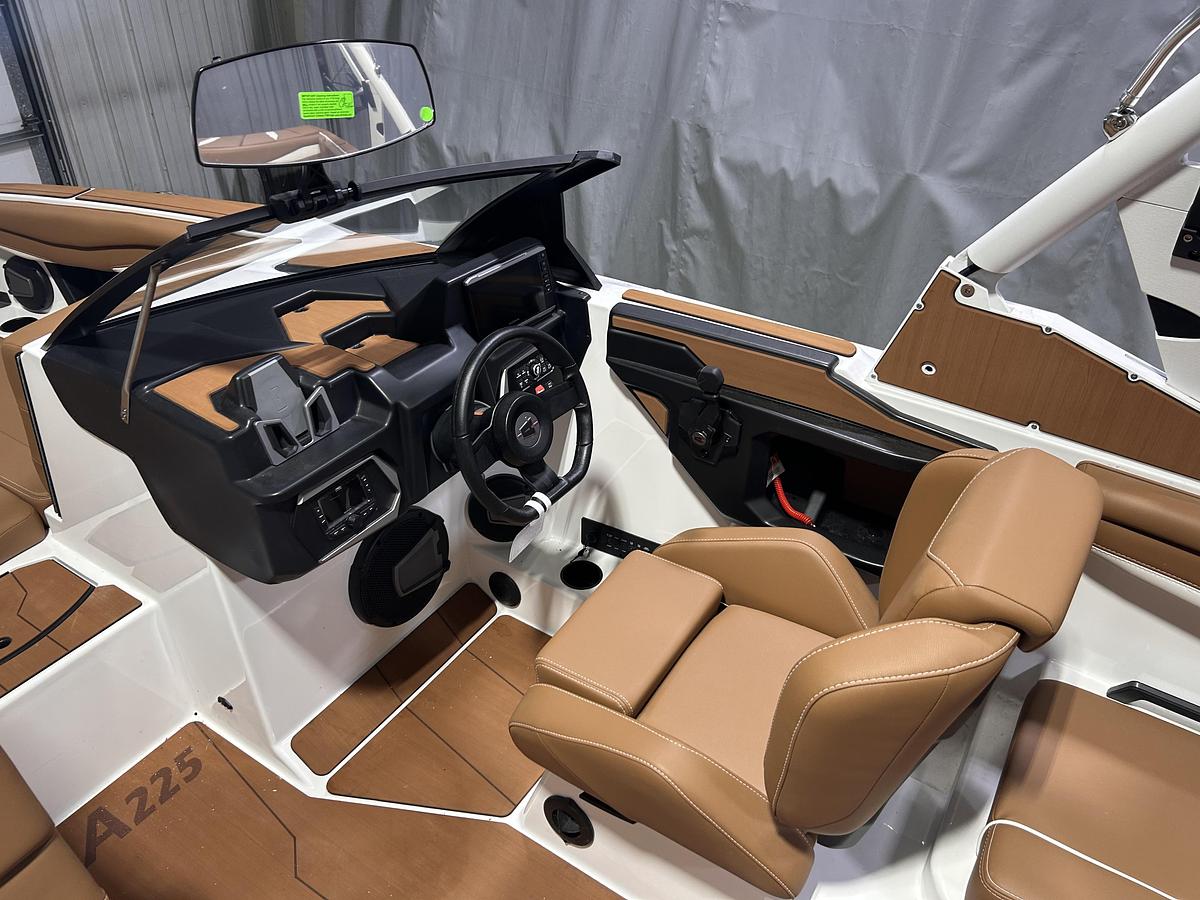 2025 Axis Wake Research A225