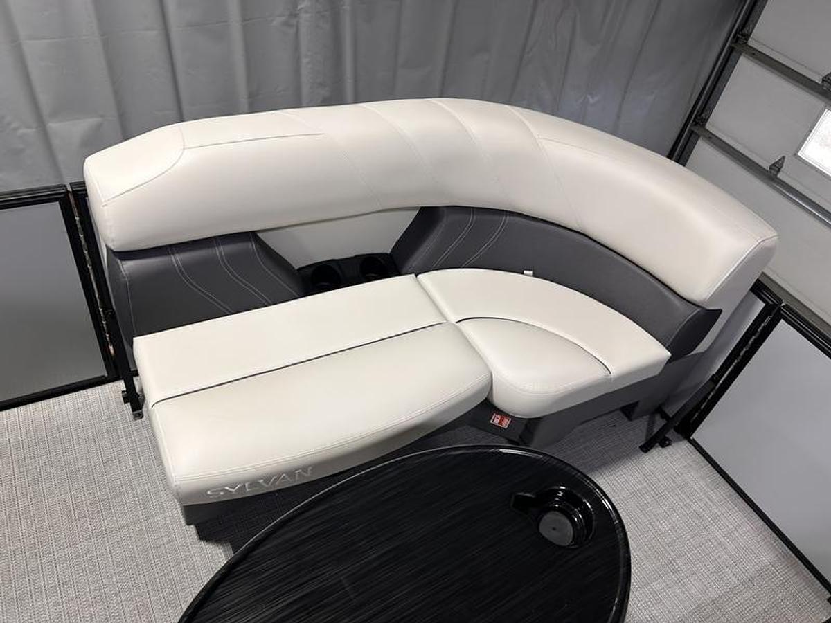 2026 Sylvan 822 Party Fish