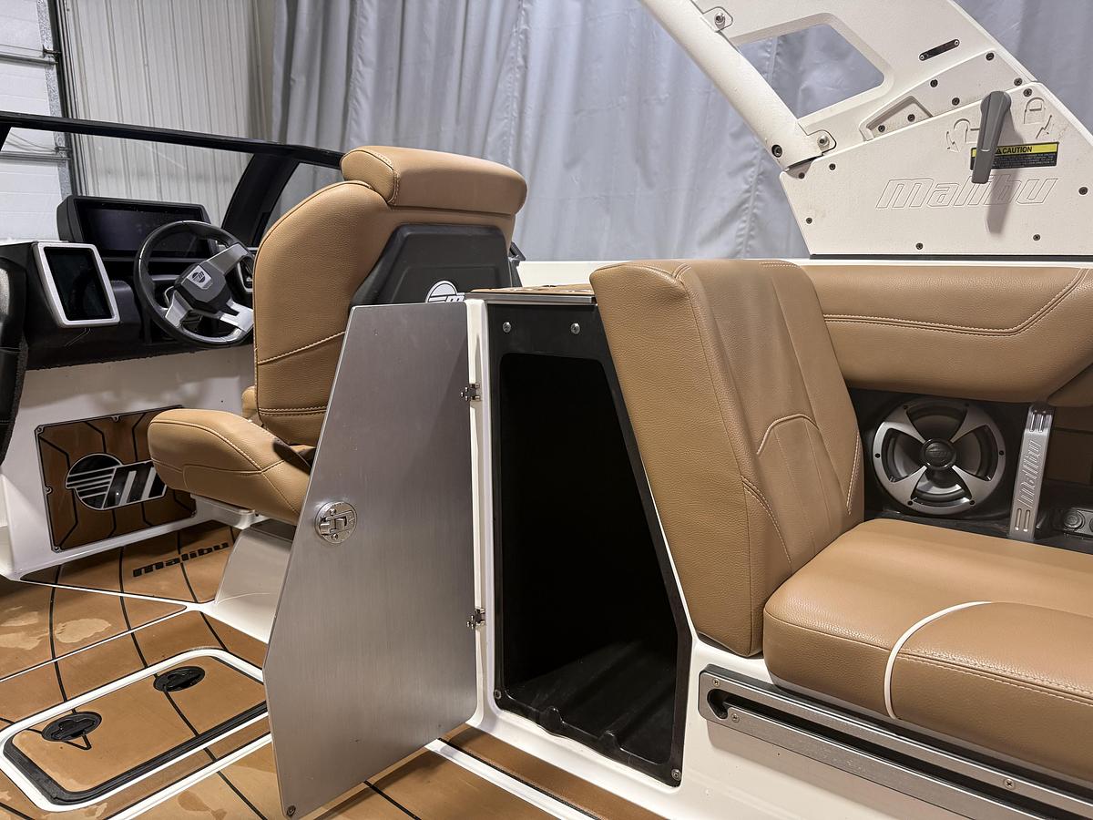 Used 2020 Malibu Boats 25 LSV