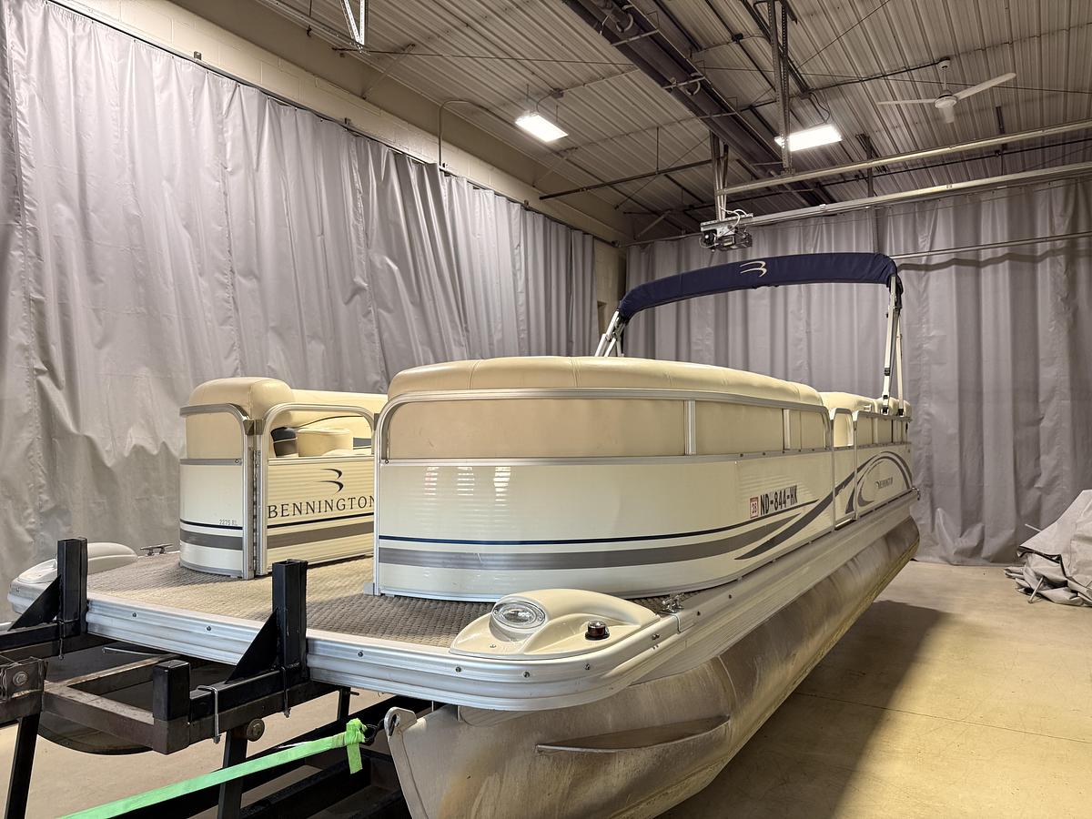 Used 2006 BENNINGTON 2275 RL