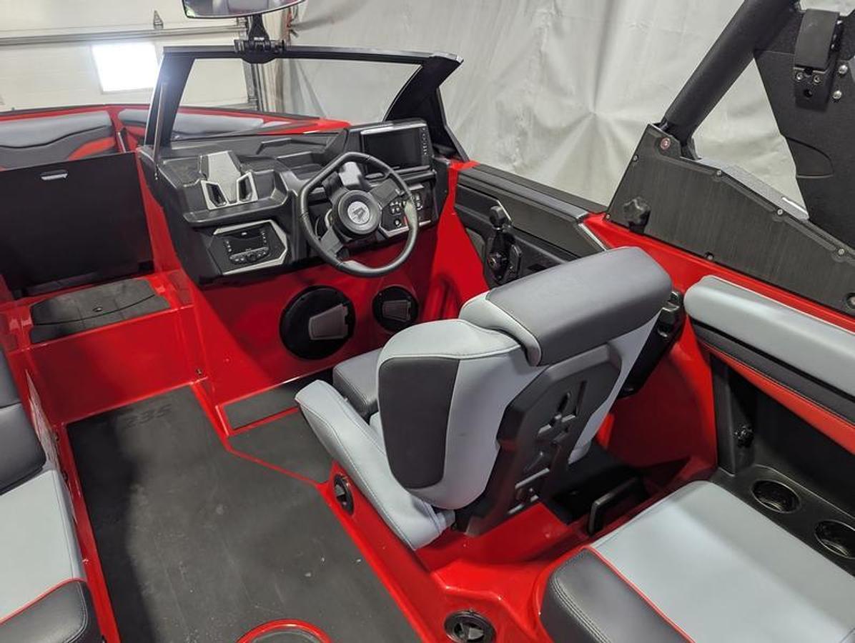 2025 Axis Wake Research T235