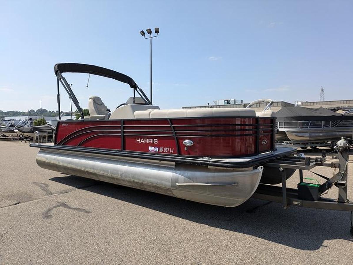 Used 2021 Harris Sunliner 230
