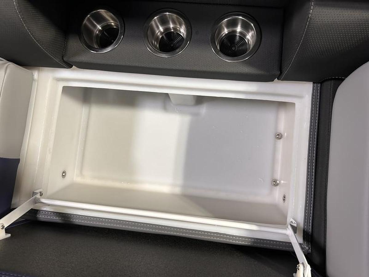 2025 South Bay S224RS Rear Seating 2.75