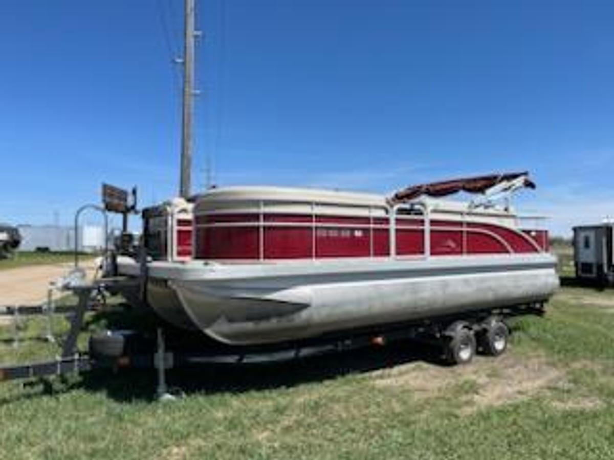 Used 2016 BENNINGTON 22SX