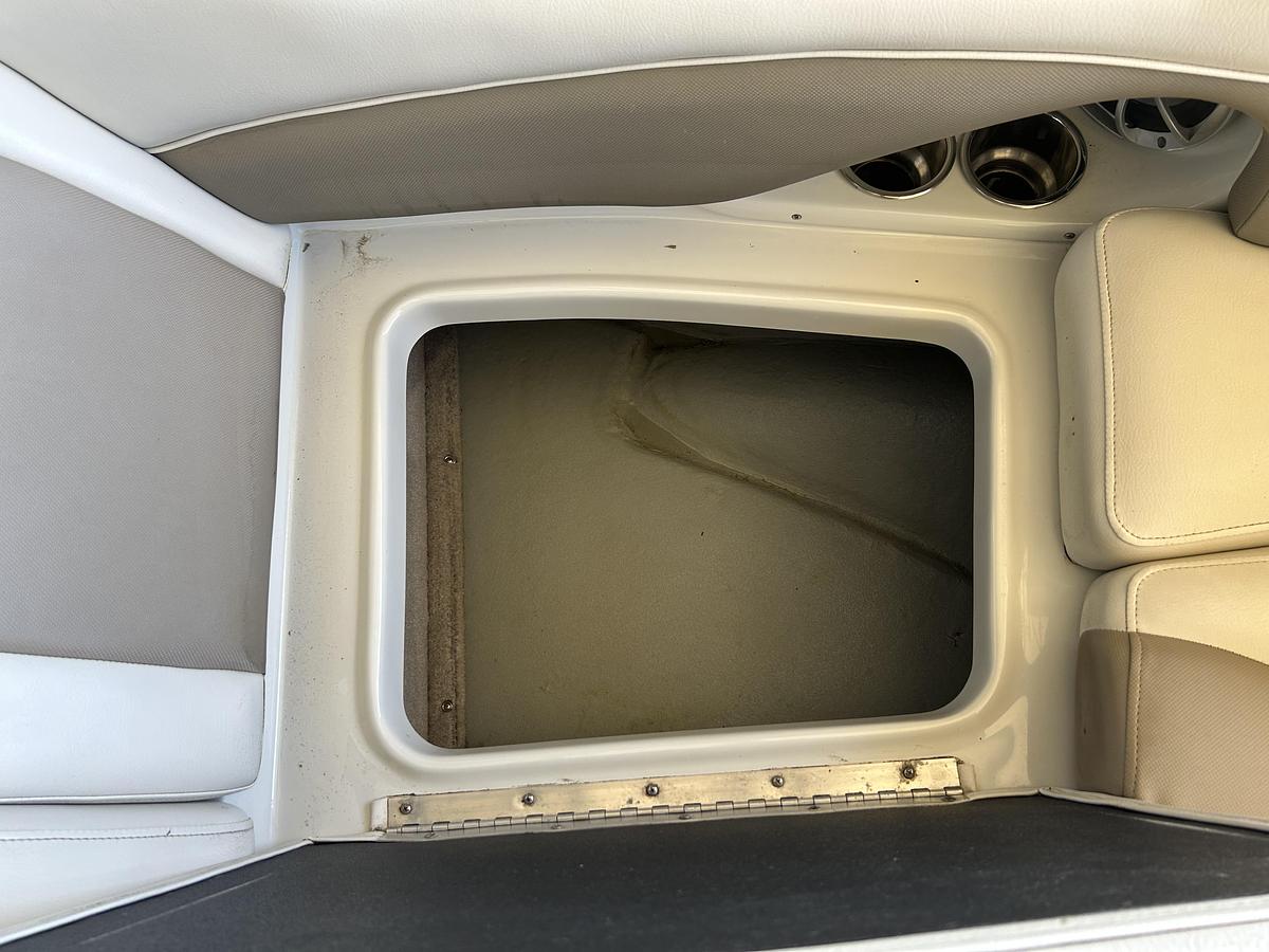 Used 2016 Crownline E2