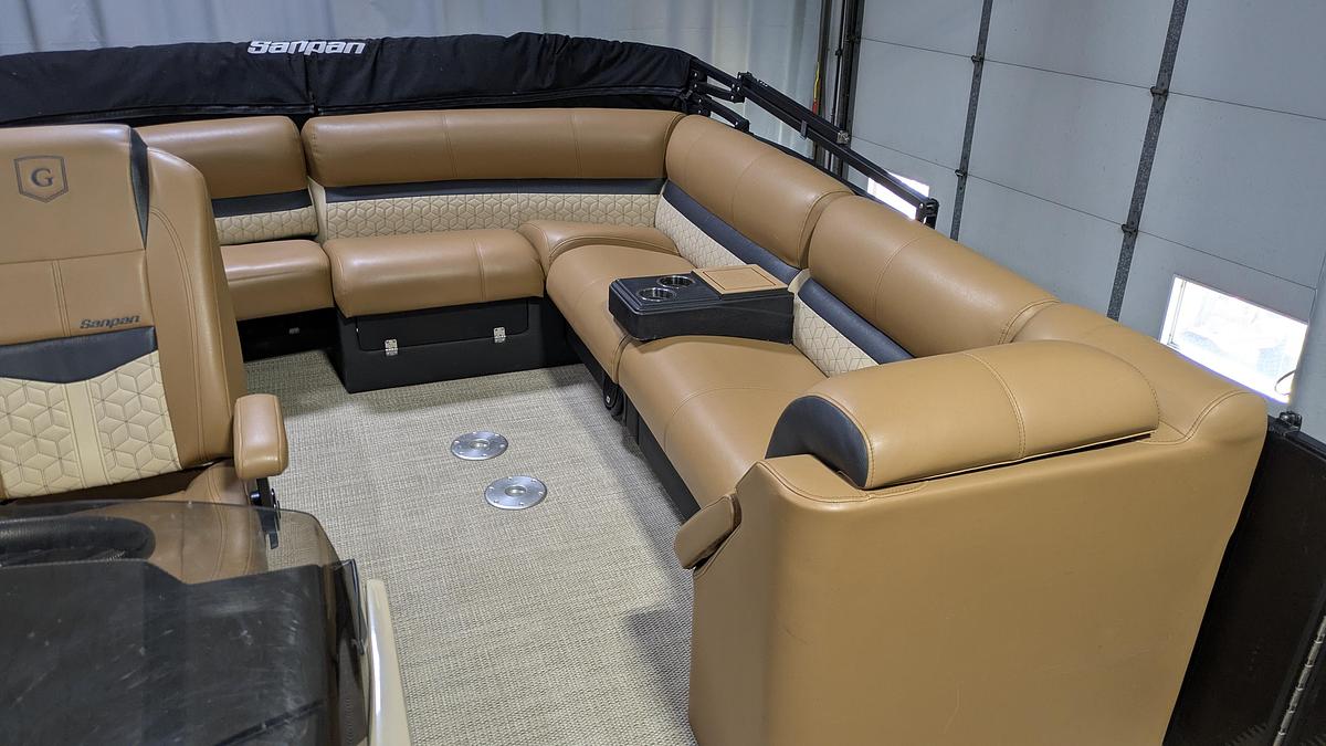 Used 2019 Godfrey Sanpan 2500