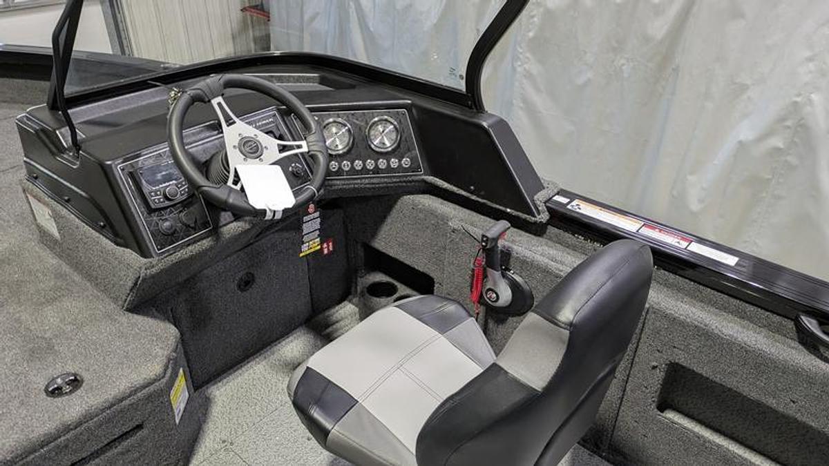 2026 Crestliner 1850 Fish Hawk