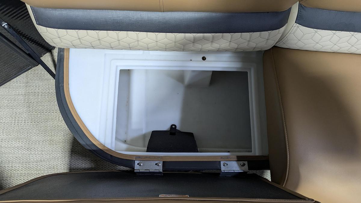 Used 2019 Godfrey Sanpan 2500