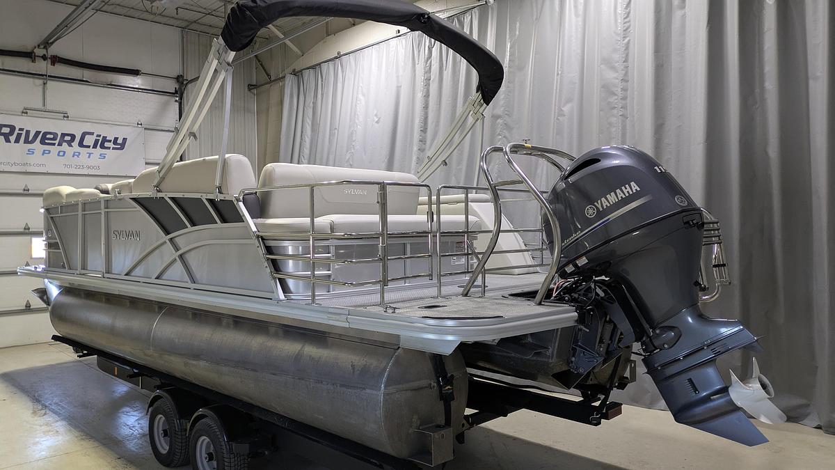 Used 2022 Sylvan Mirage 8522 CLZ