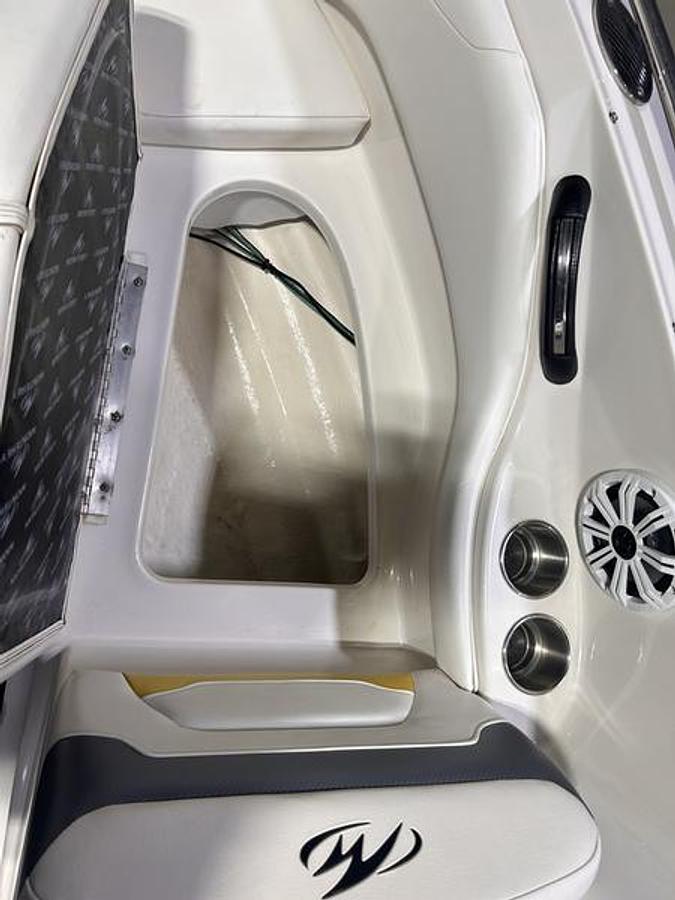 Used 2012 Monterey 224 FSX