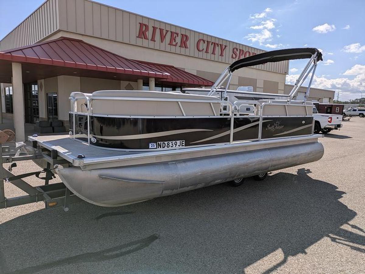 Used 2011 Smoker Craft Oasis 820 Cruise