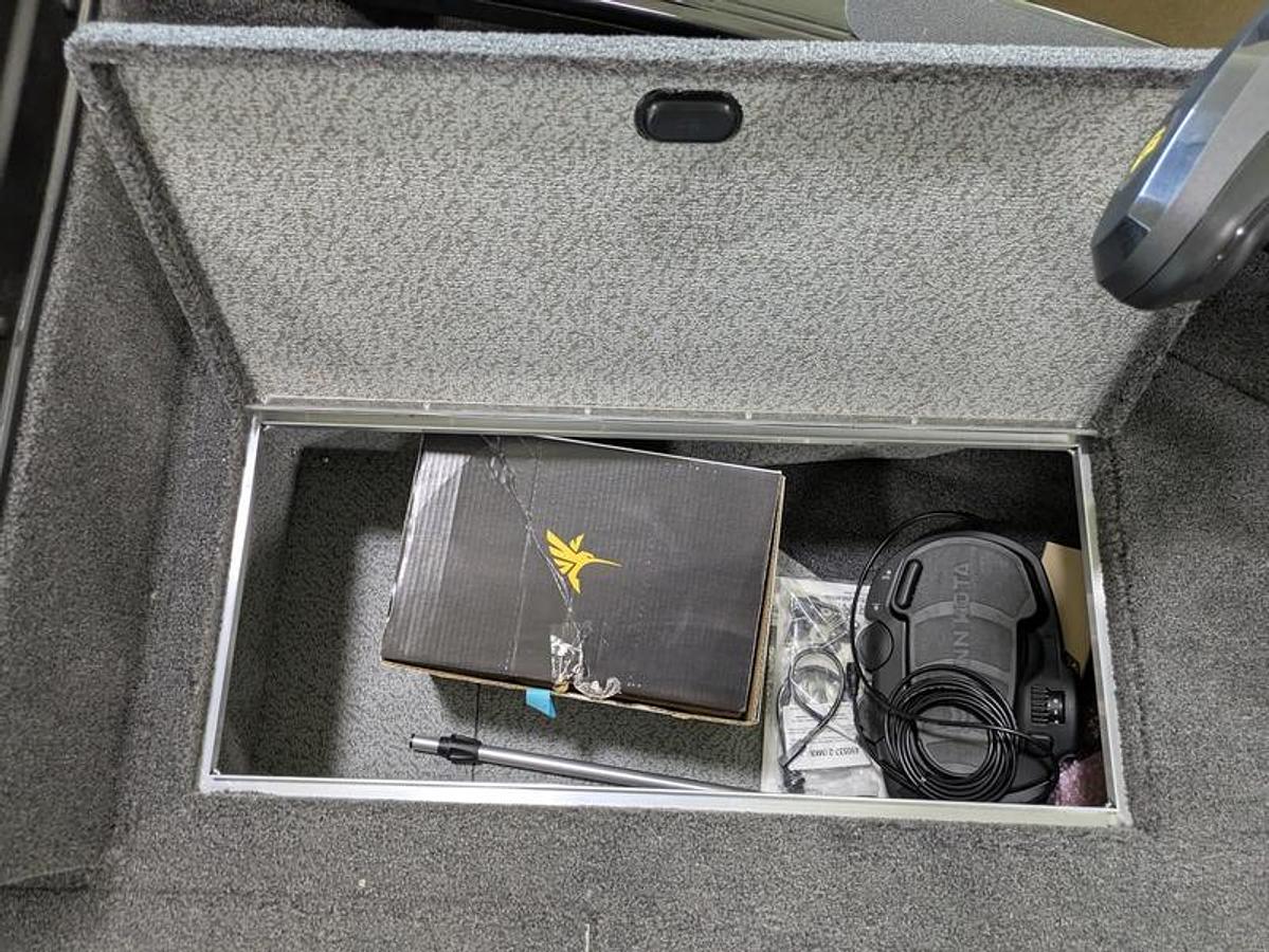 2026 Crestliner 1850 Fish Hawk WT JS RAPTOR