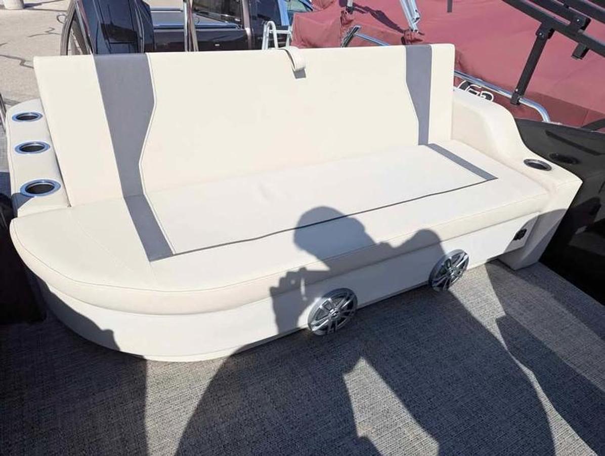 Used 2024 Barletta Boats Aria A22UC
