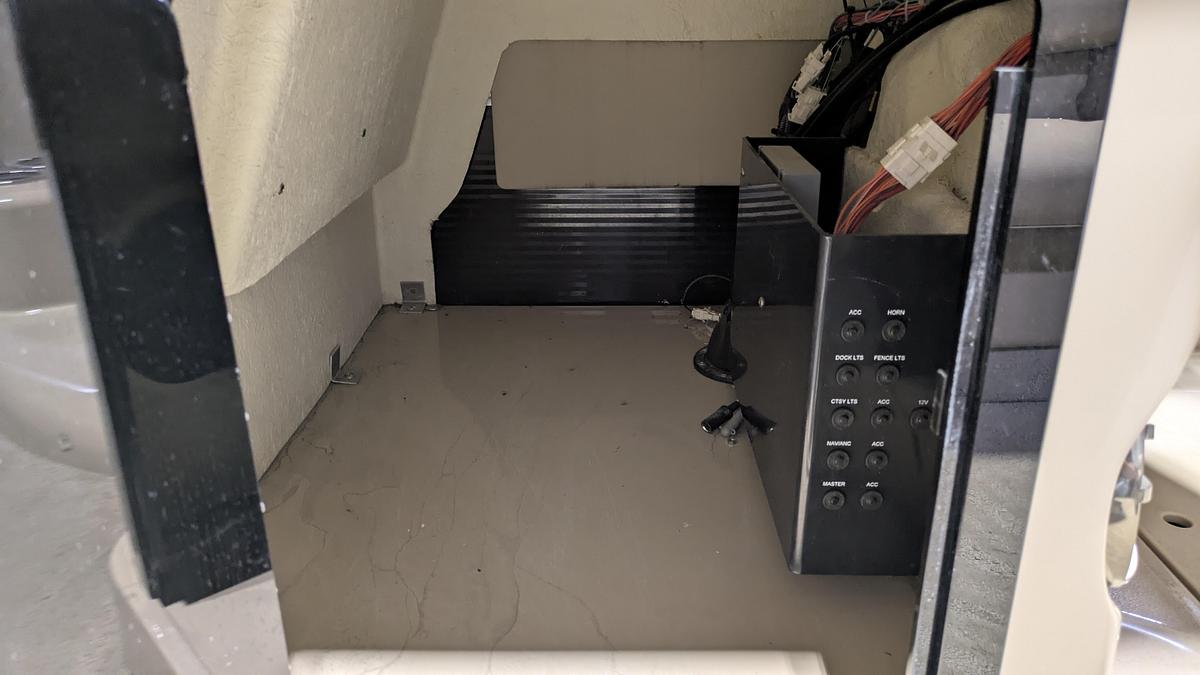 Used 2013 Starcraft Marine 256 Majestic