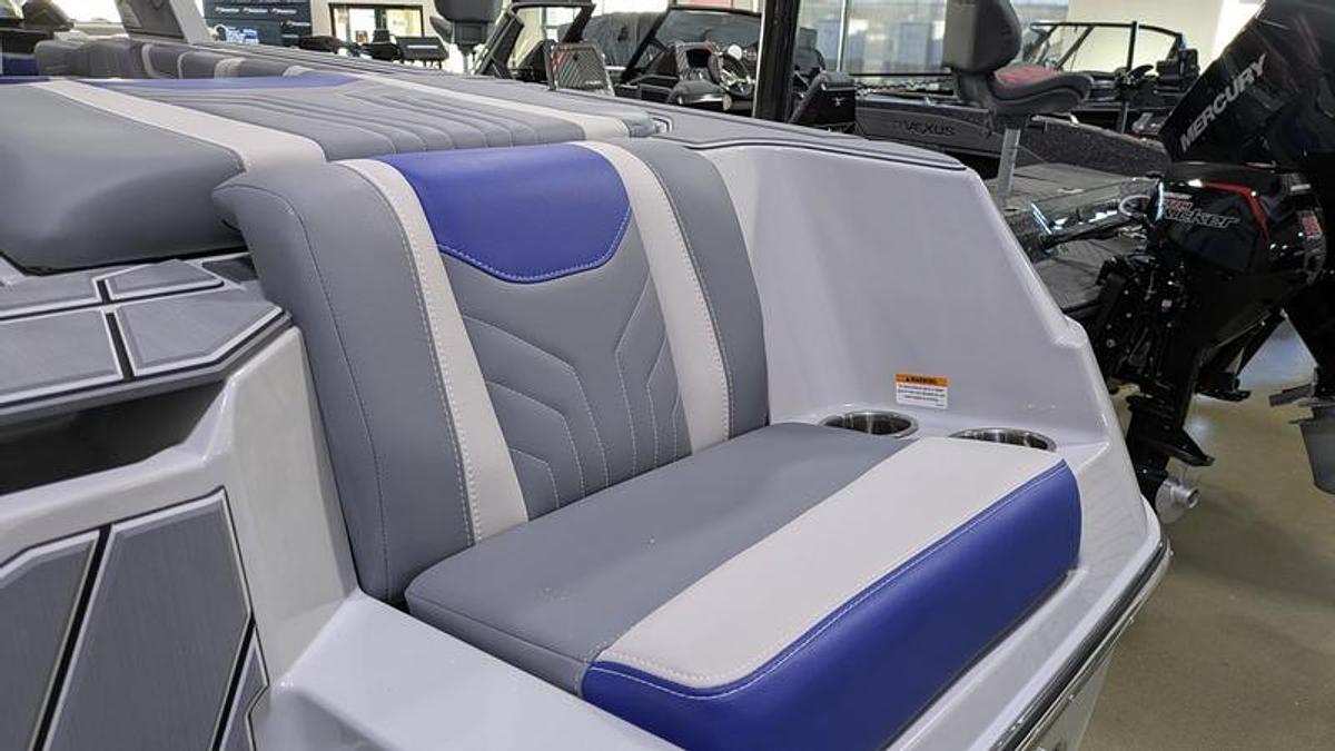 2026 Malibu Boats 25 LSV