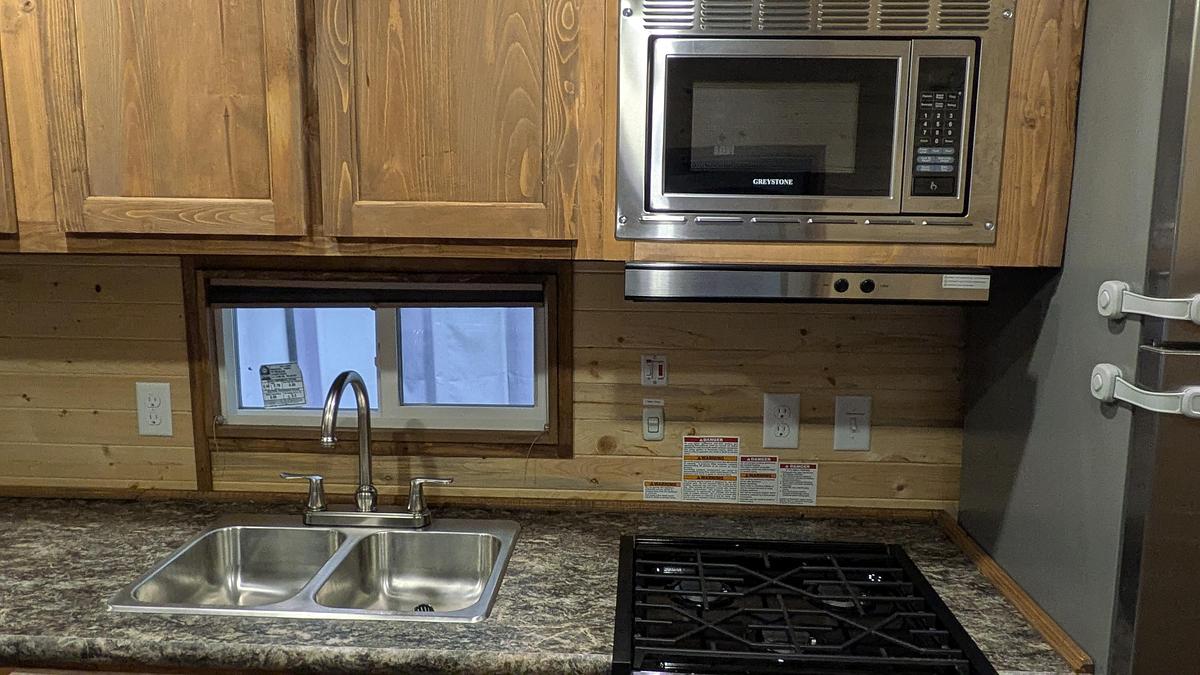 Used 2025 Ice Castle Fish Houses 8' X 21V RV