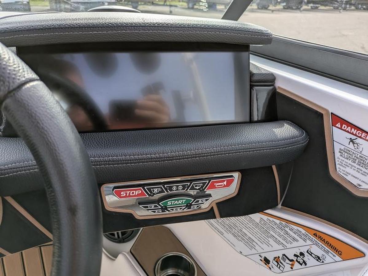 Used 2019 Nautique Super Air Nautique 230