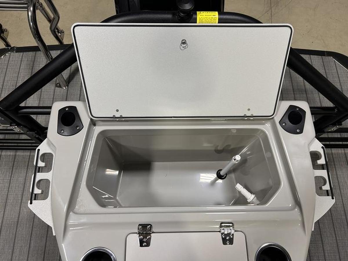 2025 Sylvan L1 Party Fish