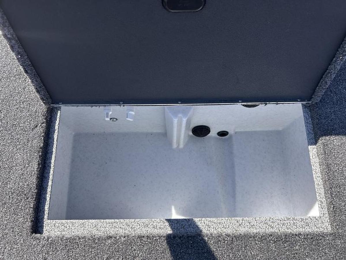 2026 Crestliner 1850 Fish Hawk WT JS