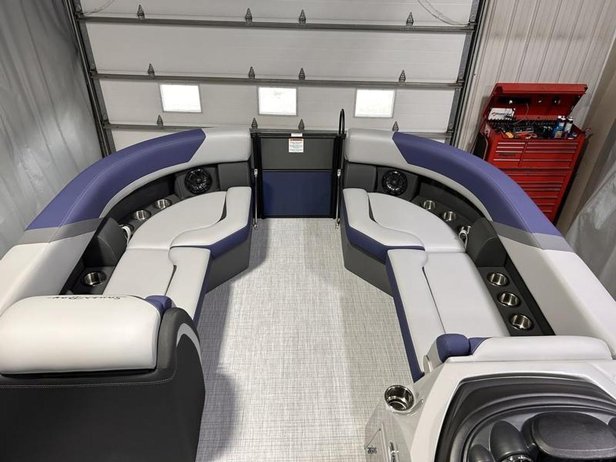 2025 South Bay S224RS Rear Seating 2.75