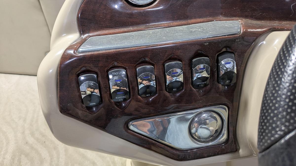 Used 2013 Starcraft Marine 256 Majestic