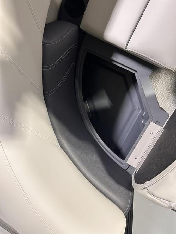 2026 Sylvan 822 Party Fish