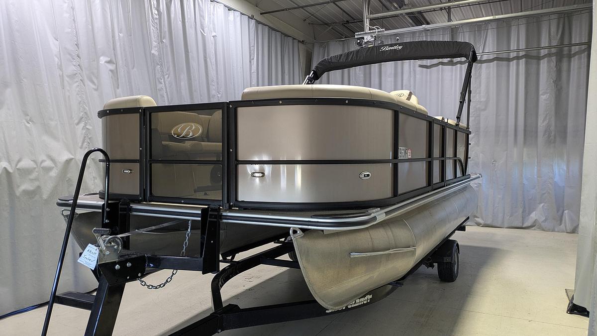 Used 2024 BENTLEY Legacy 200 Navigator