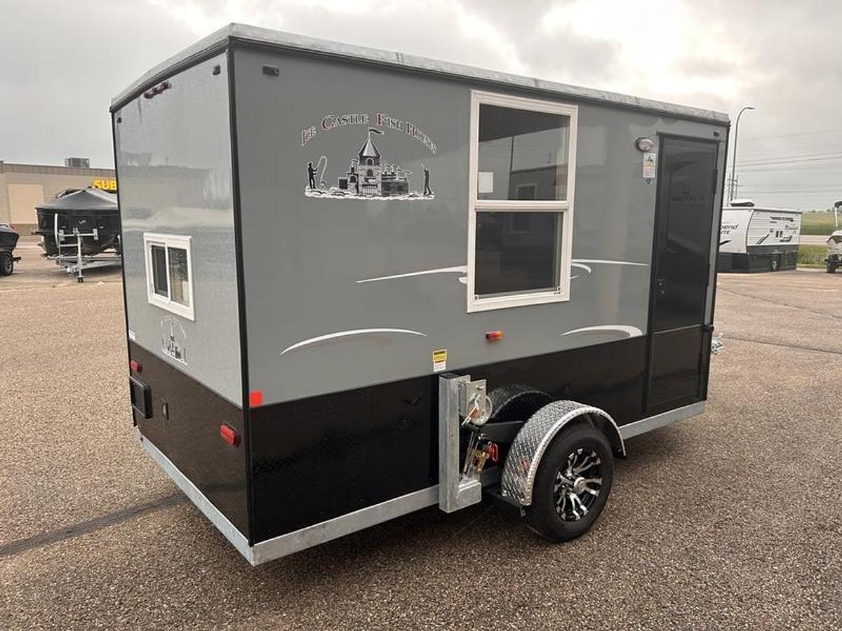 2026 Ice Castle Fish Houses 6.5' X 12V SPORTSMAN [$1,000 OFF, FREE GENERATOR]