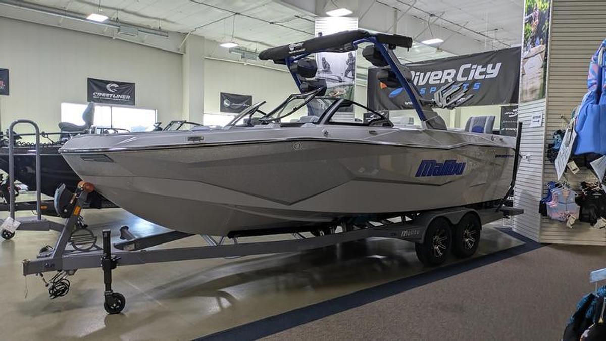 2026 Malibu Boats 25 LSV
