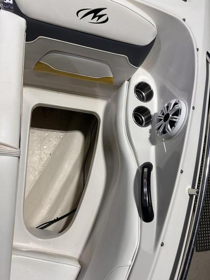 Used 2012 Monterey 224 FSX