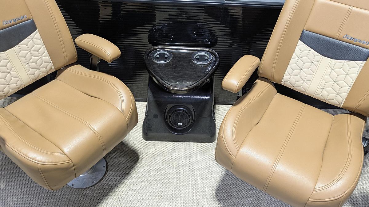 Used 2019 Godfrey Sanpan 2500
