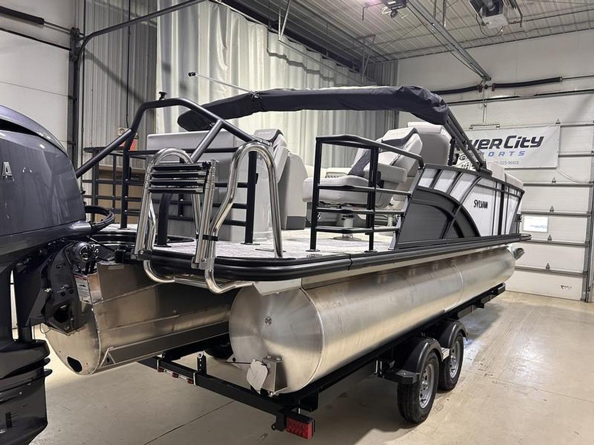 2026 Sylvan L3 Party Fish Port Fish