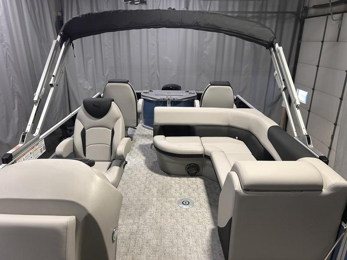 2025 South Bay 224FCR LE Fish & Cruise 2.75