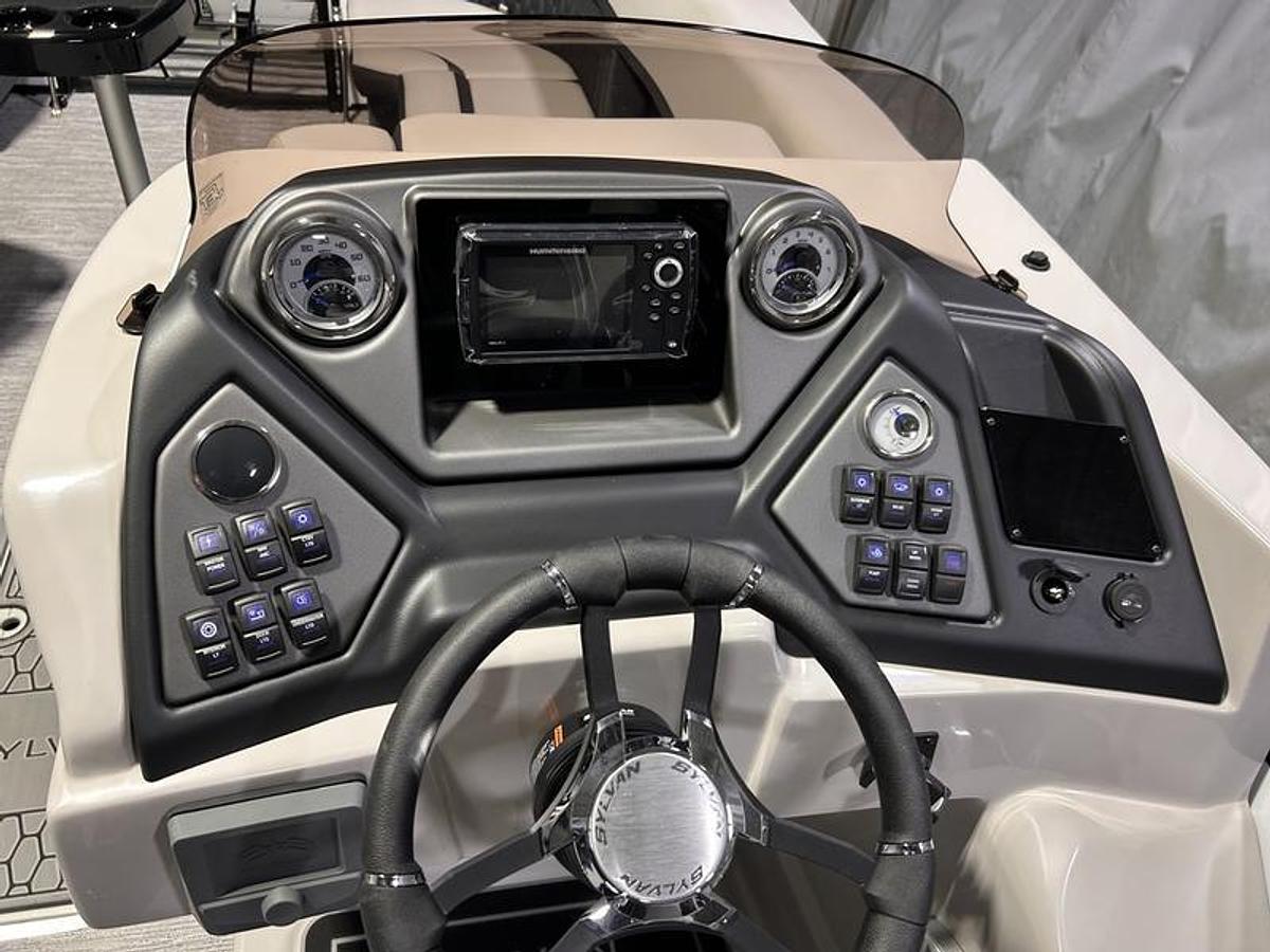 2026 Sylvan L3 Party Fish Port Fish