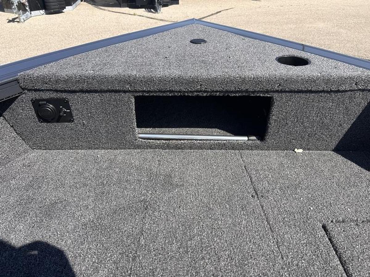 2026 Crestliner 1850 Fish Hawk WT JS