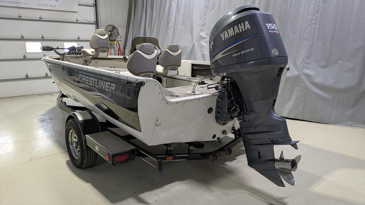 Used 2004 Crestliner 1850 Fish Hawk SC
