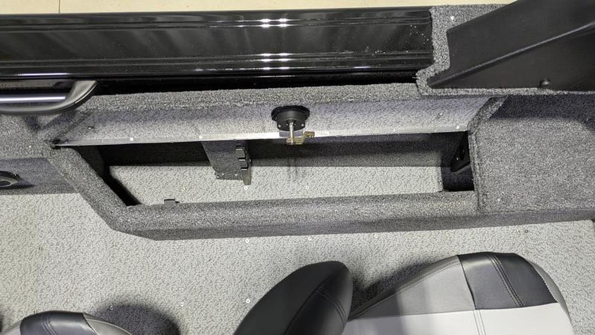 2026 Crestliner 1850 Fish Hawk