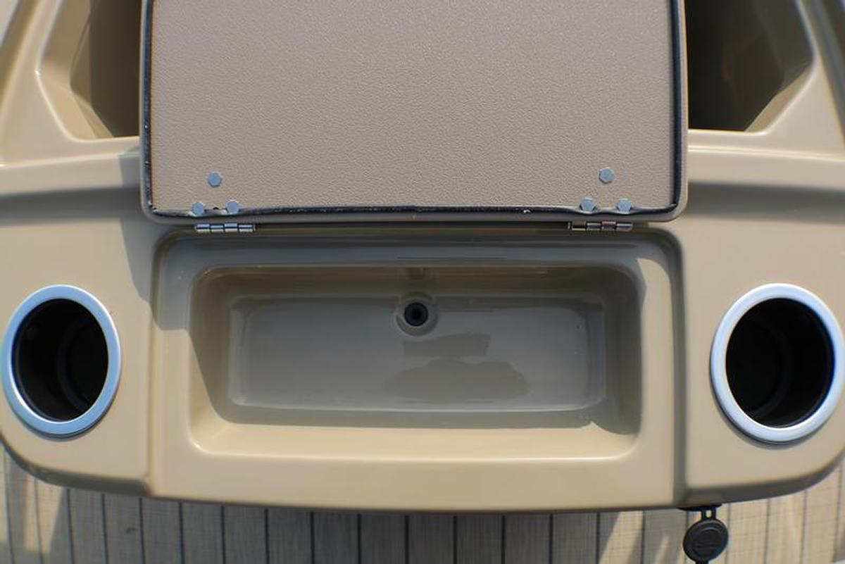 2025 Sylvan L3 Party Fish