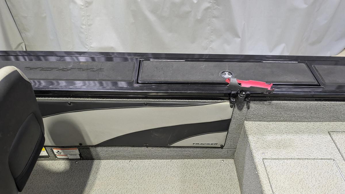 Used 2018 TRACKER Targa V19
