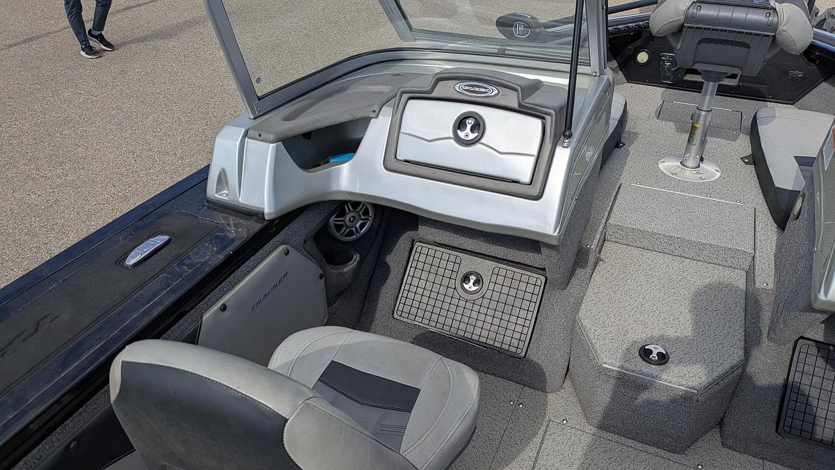 Used 2018 TRACKER Targa V19