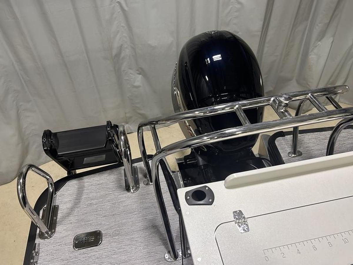 2026 Sylvan X3 Party Fish Platinum Package