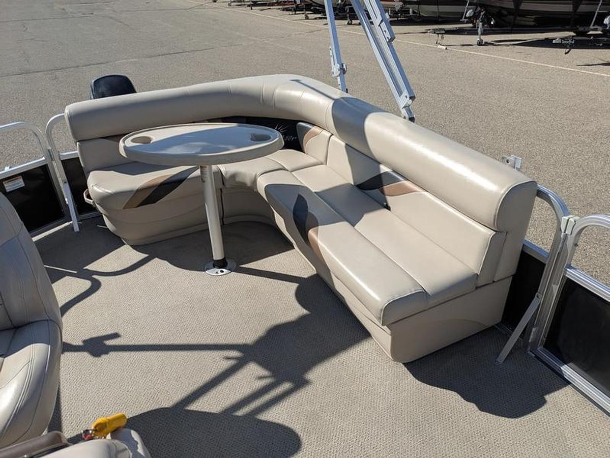 Used 2011 Smoker Craft Oasis 820 Cruise