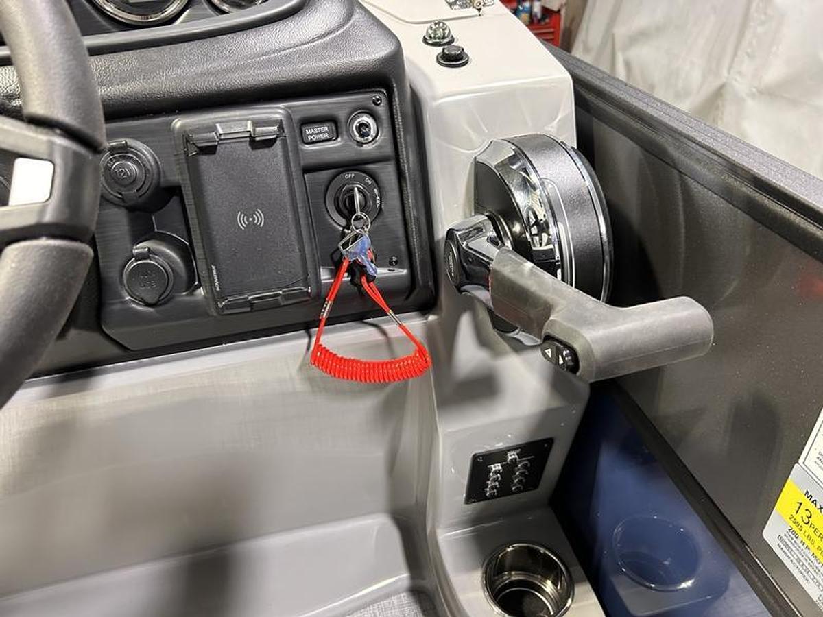 2025 South Bay S224RS Rear Seating 2.75