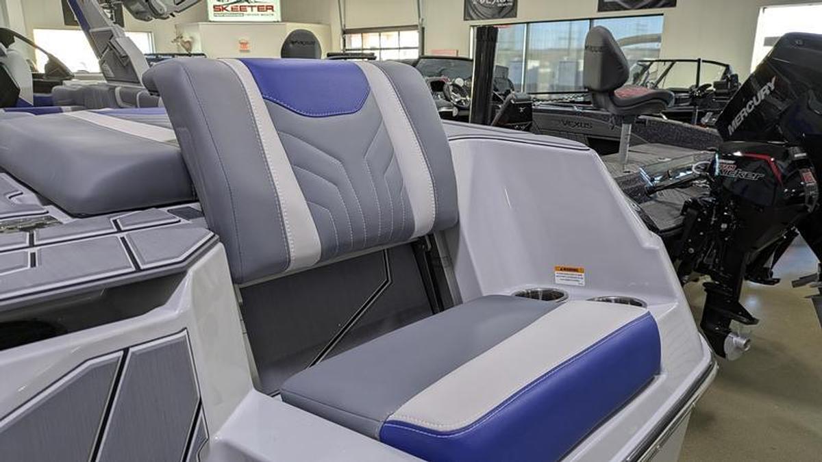 2026 Malibu Boats 25 LSV