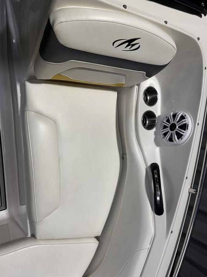 Used 2012 Monterey 224 FSX