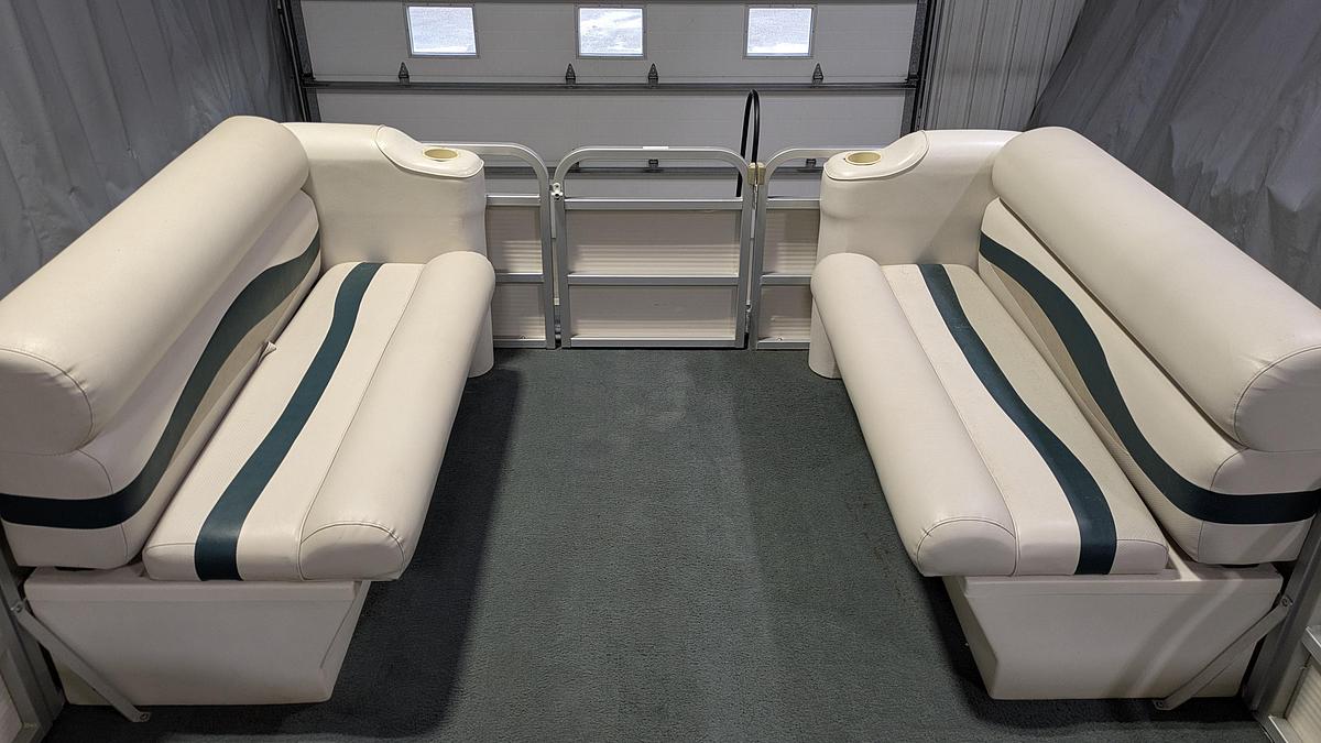 Used 2000 Sylvan 820 Elite Cruise