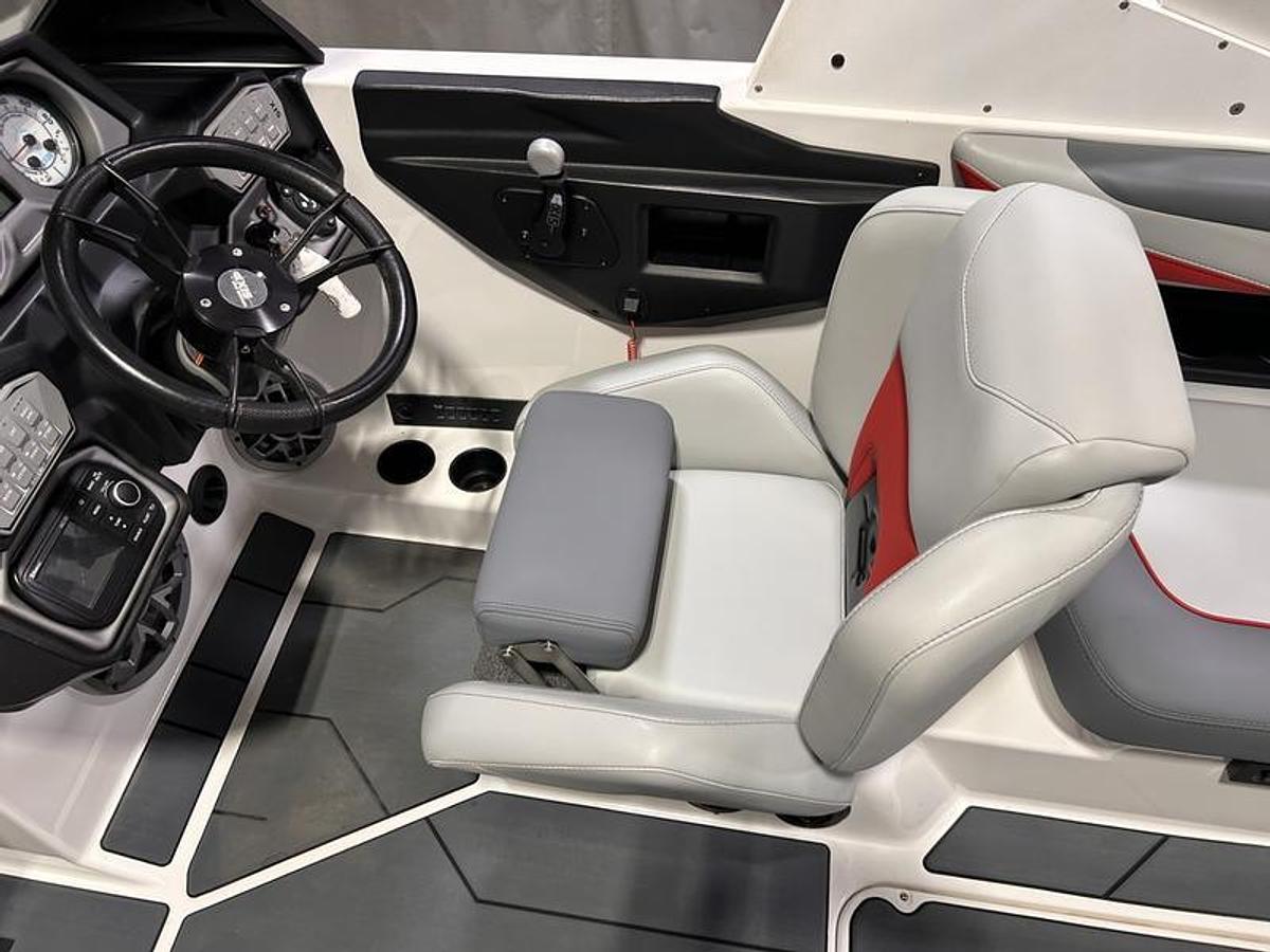 Used 2020 Axis Wake Research T22