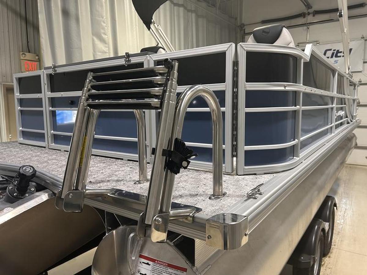 2025 South Bay 224FCR LE Fish & Cruise 2.75