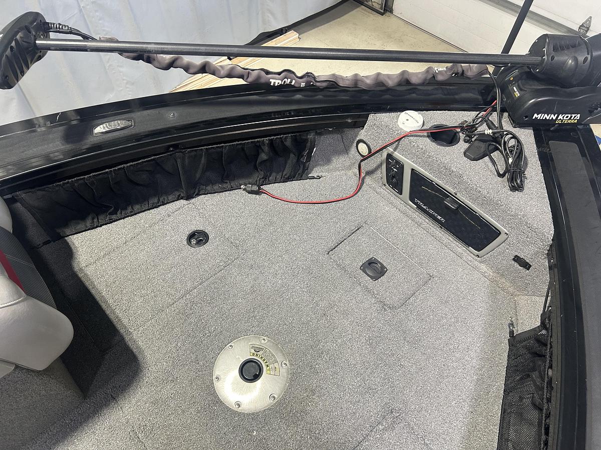 Used 2017 TRACKER Targa V20